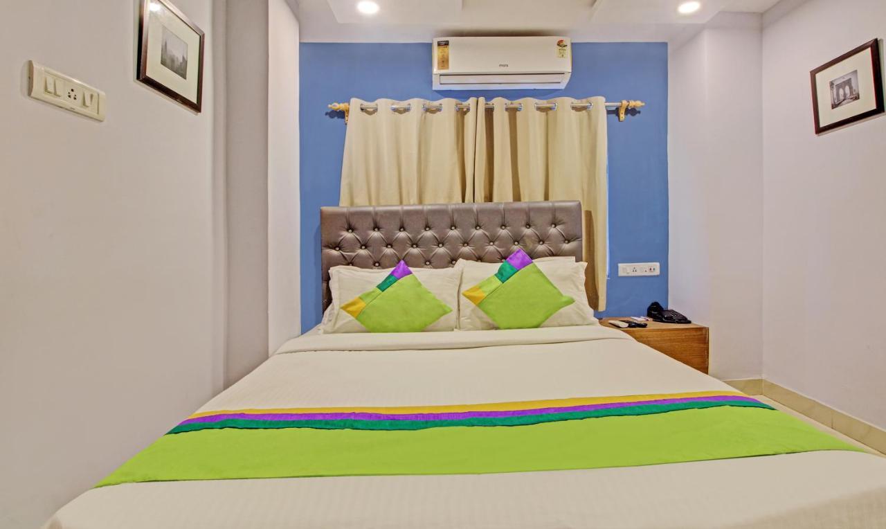 Hotel Royal Crowne Near Kolkata Airport Exterior foto